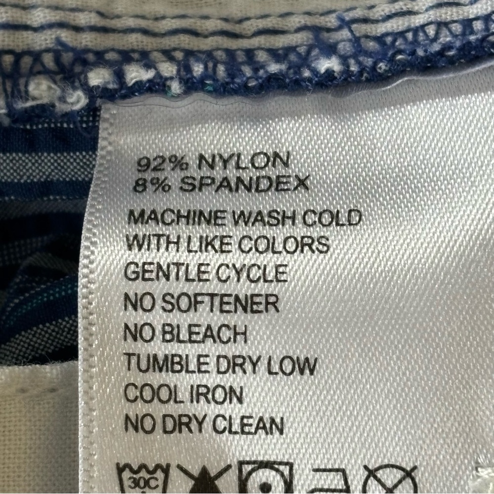 Tommy Bahama Wrinkle Resistant Nylon and Spandex Blue Striped Shorts size 35 - Picture 7 of 8